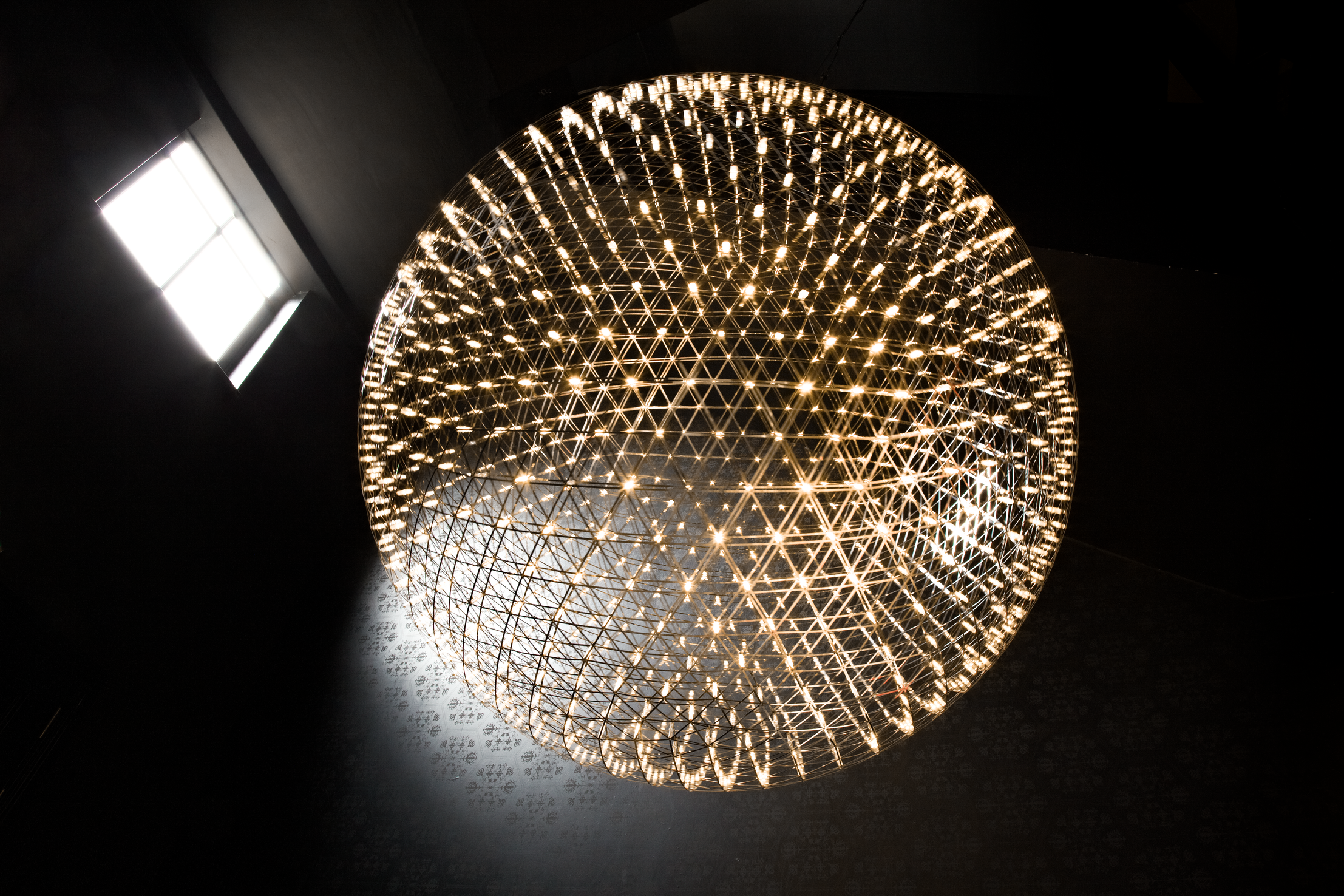 Raimond II, brighter than ever! - Moooi